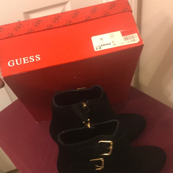 GUESS Size 8M - Picture 6 of 6